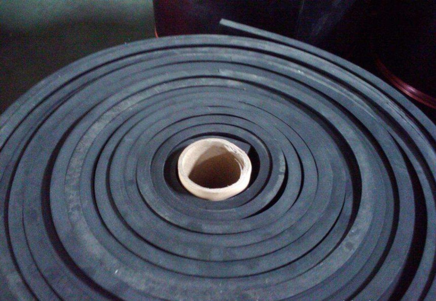 
                為什么選擇橡膠板？
            